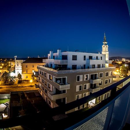Rooftop Tulln Operated By Revliving Тульн Экстерьер фото