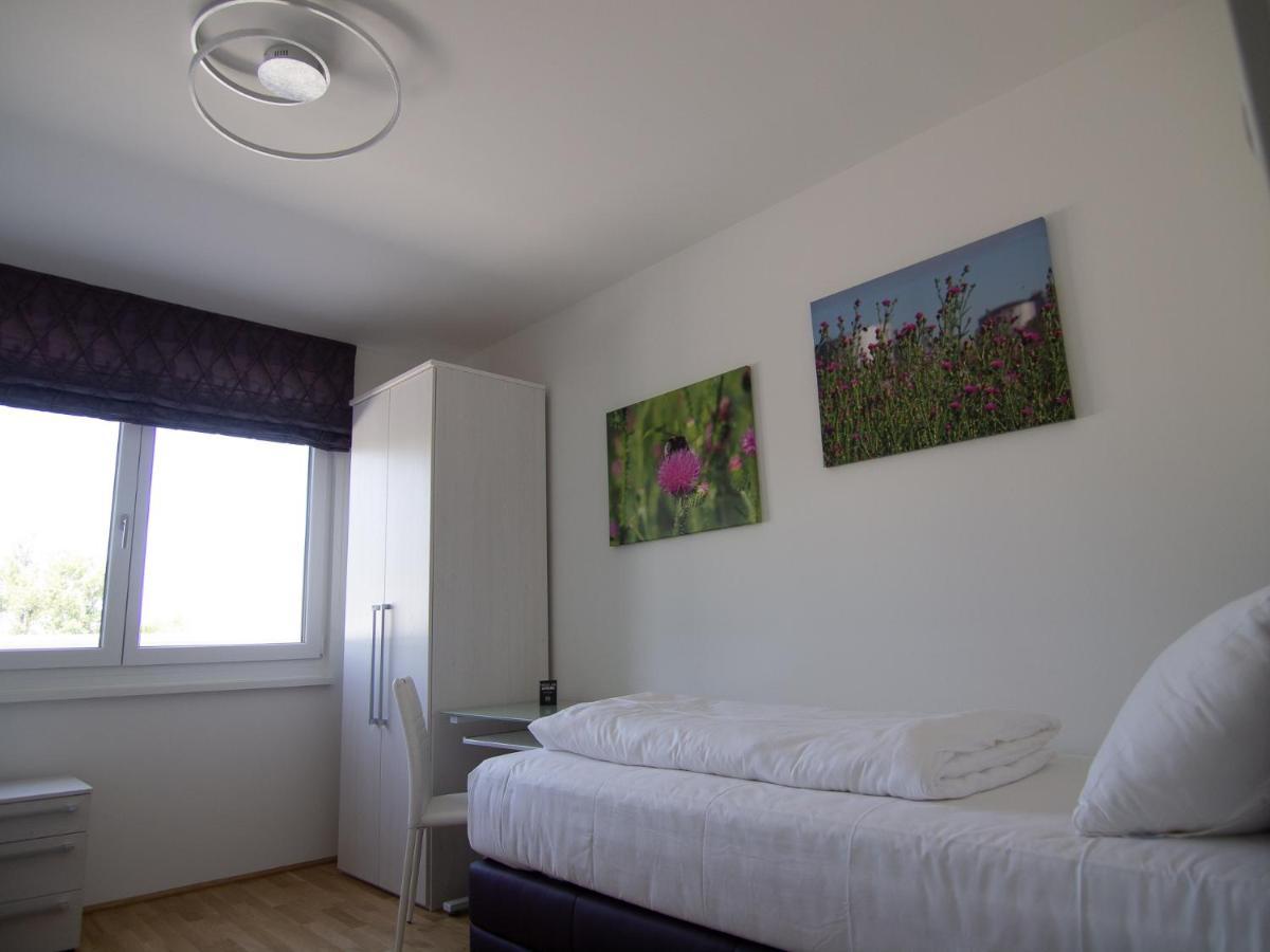 Rooftop Tulln Operated By Revliving Тульн Экстерьер фото